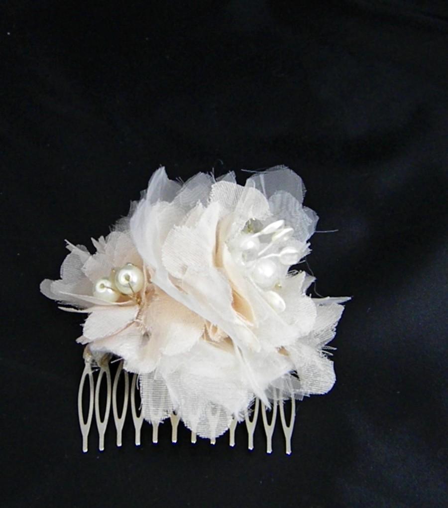Hochzeit - Vintage Floral  Hair Comb, Cream Champagne Blush Flower Comb, Bridal Vintage Accent  Hair Piece, Wedding Accessory Bridal Accessories