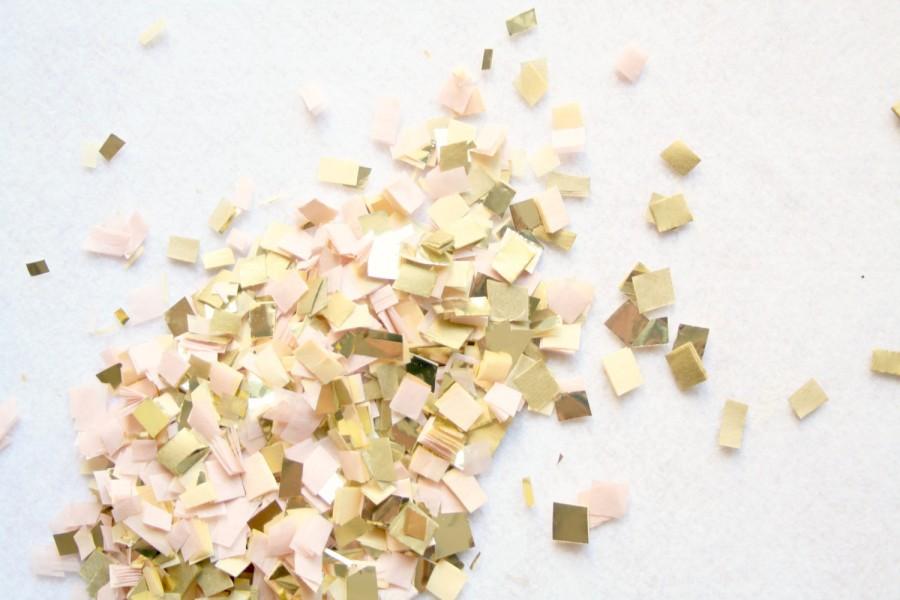 Mariage - Blush Gold Nude and Champagne Confetti, Wedding Table decor, Party Decoration, Biodegradable Confetti Toss, Baby Shower Decor