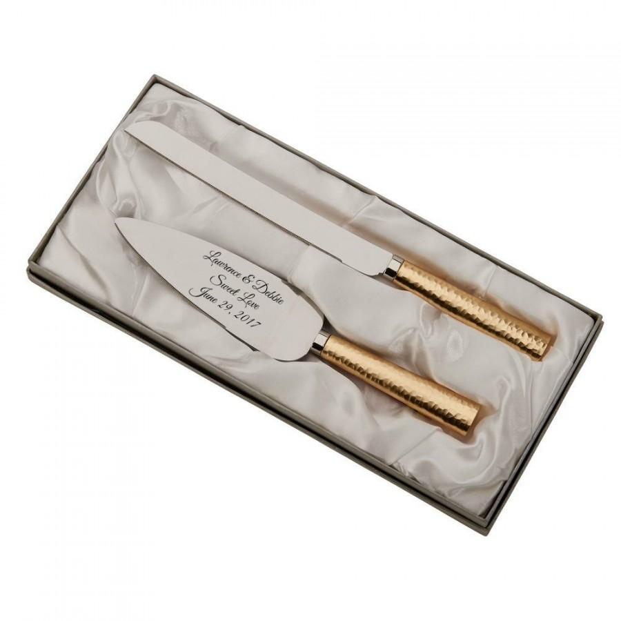 Mariage - Personalized For Free Wedding Cake Server and Knife Set With Gold Hammered Style Handles In Gold And Silver Tone Cake Knife Server Set
