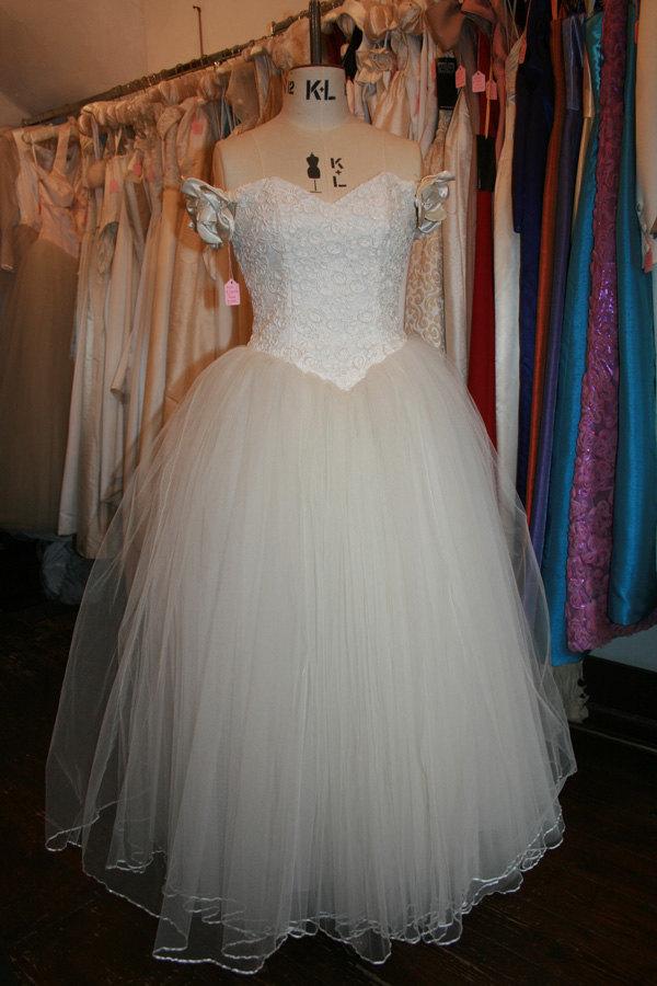 زفاف - Vintage Hand Made Wedding Dress