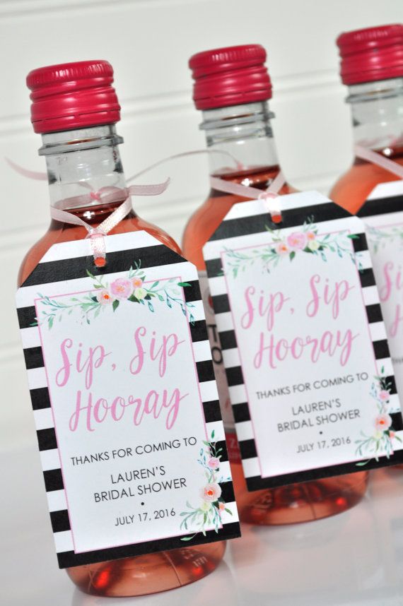 Свадьба - Bridal Shower Favor Tags For Mini Wine Bottles - Mini Champagne Tags - Personalized Wedding Wine Bottle Favors - Black Floral - Set Of 12