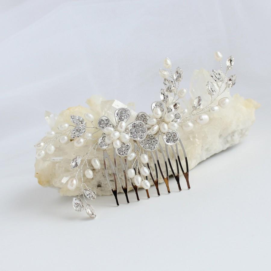Hochzeit - Lucy Hair Comb, Pearl Bridal Hair Piece, Rhinestones and Pearls headpiece, wedding hair jewelry, Bridal hair piece, bride hair jewelry