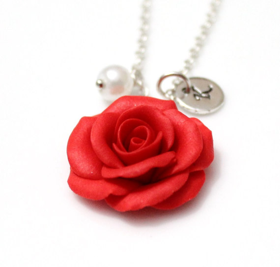 زفاف - Red Rose Necklace, Red Pendant, Personalized Initial Disc Necklace, Rose Charm, Bridesmaid Necklace, Red Bridesmaid Jewelry
