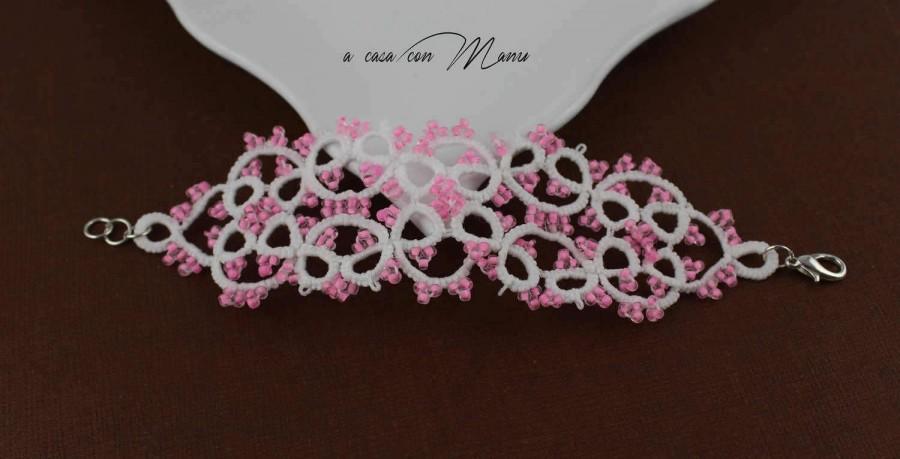 Hochzeit - Bracciale in pizzo chiacchierino, tatting lace bracelet, bracciale con perline, regali per lei,  summer fashion, moda estate, handmade