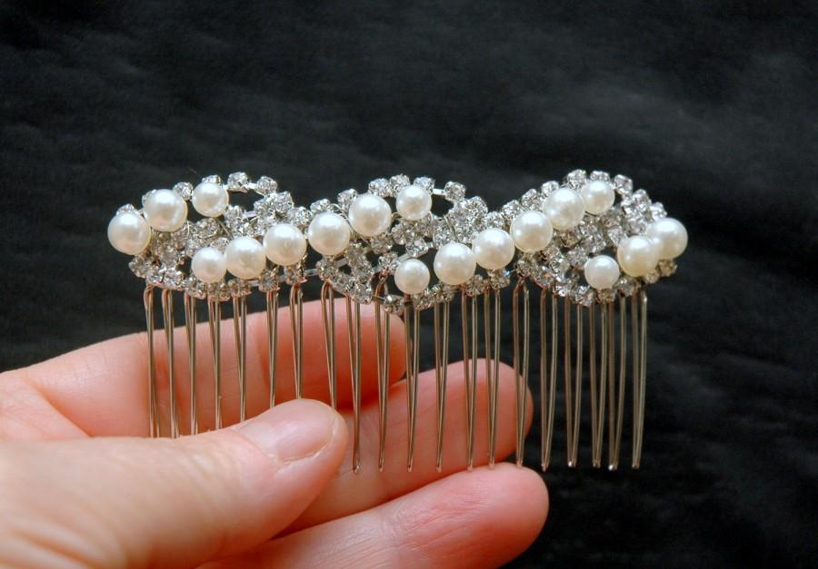 Mariage - Hair Jewelry Wedding Hair Comb Bridal Headpiece FREE SHIPPING Pearl and Rhinestone Hair Comb Wedding Hair Accessories Bridal Tiara Prom Accessories - $23.00 USD