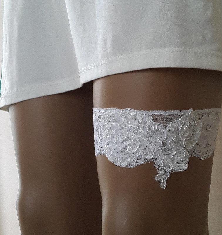 Hochzeit - garter, toss garters, white,   lace,    wedding garters,    bridal accessores,   garter suspander,    free shipping!