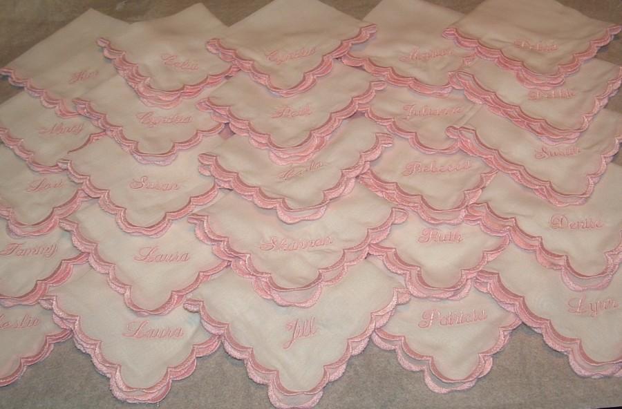 زفاف - Set of 25 Embroidered Scallop Edged Handkerchiefs