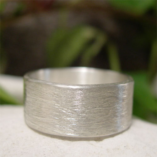 زفاف - Brushed Silver Ring, Hand Forged Sterling Silver, Simple Contemporary Wedding Ring, Wide Band Ring, Mens or Womens Silver Wedding Band