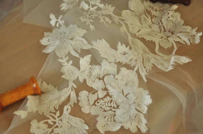 Свадьба - Beautiful Bridal Lace Applique ,Large Alecon Applique , Floral Embroidery Lace Applique