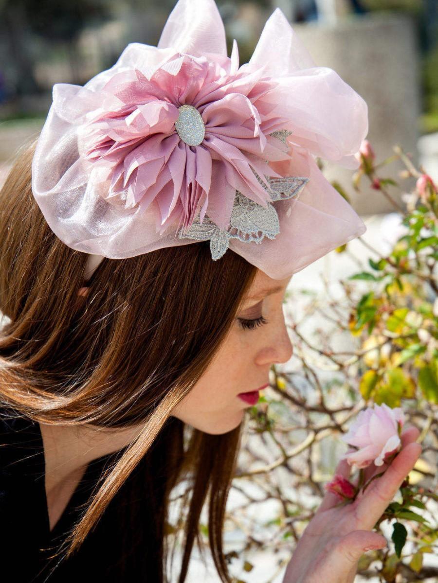 زفاف - Lilac pink floral organza fascinator hat headpiece with silver lace accents for summer weddings and special occasions