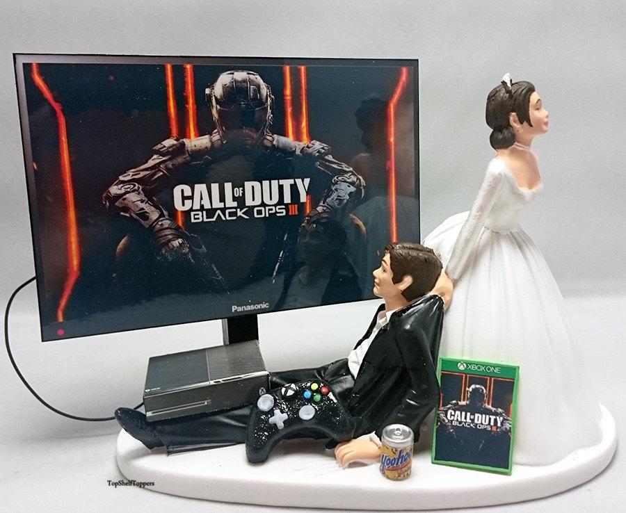 Hochzeit - COD Blk Ops III Version 2  Wedding Cake Topper Gamer Xbox One/PS4/PC