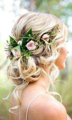 Hochzeit - 30 Wedding Hairstyles - Romantic Bridal Updos