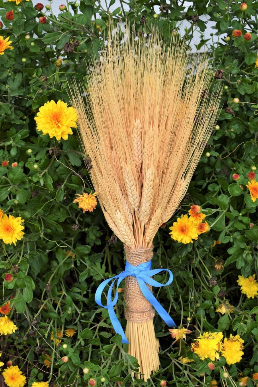 Свадьба - Gold-Spun wheat bouquet/bundle. Burlap and ribbon tied. Rustic Wedding. Bridal/ Bridesmaid bouquet. Home decor/Harvest Centerpiece