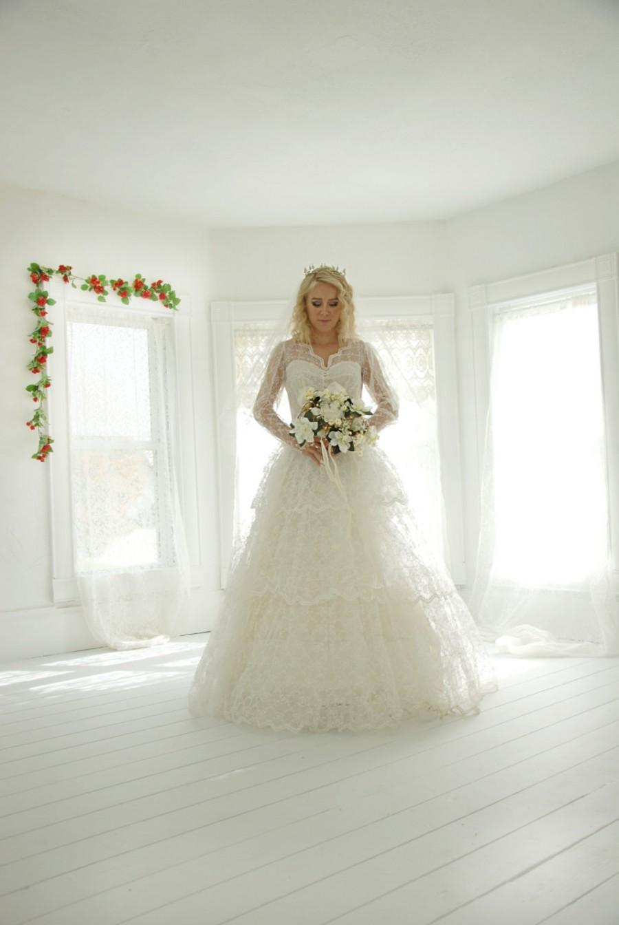 زفاف - Vintage 1950s illusion lace wedding dress, long sleeves, white S