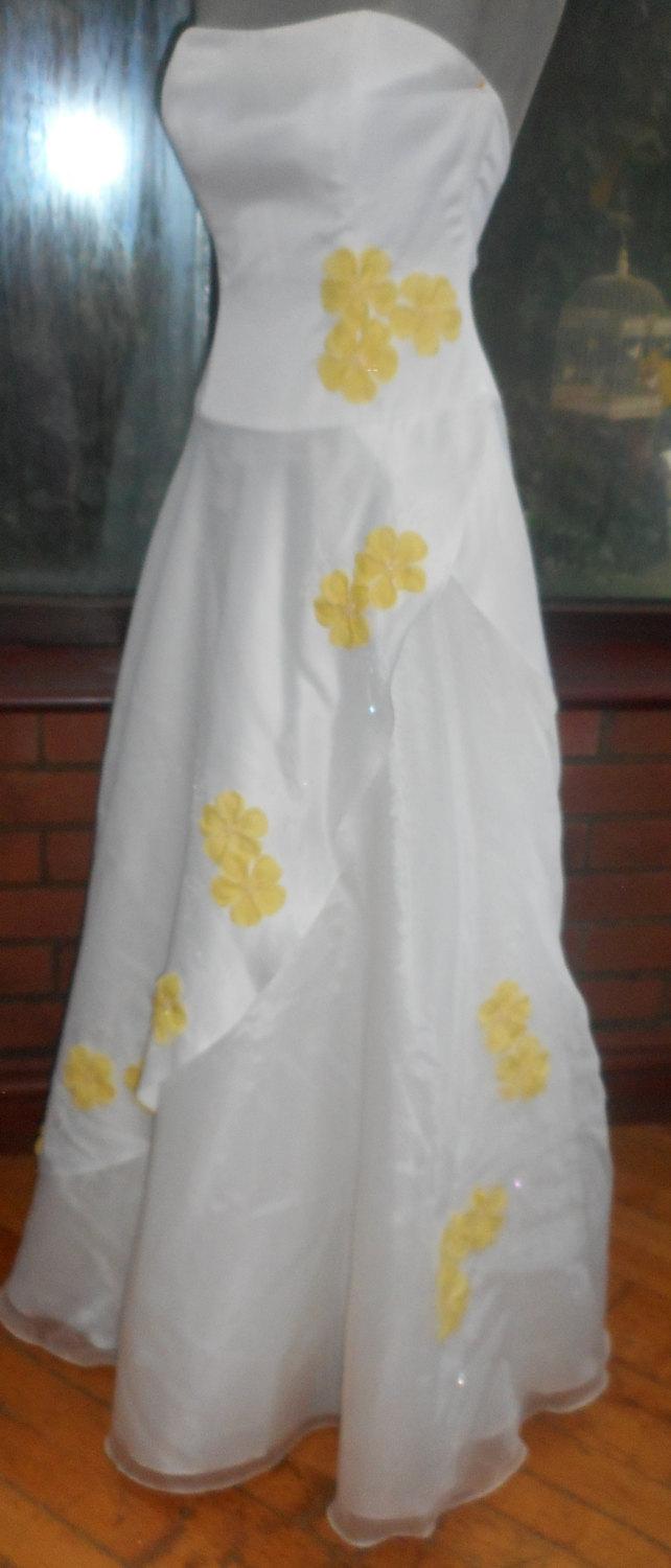 Hochzeit - prom special occasion bridesmaid ballgown white layered organza with flower trim size uk-10-usa size-6