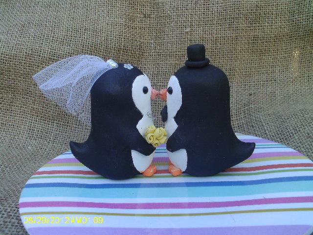 Wedding - Kissing penguin cake toppers