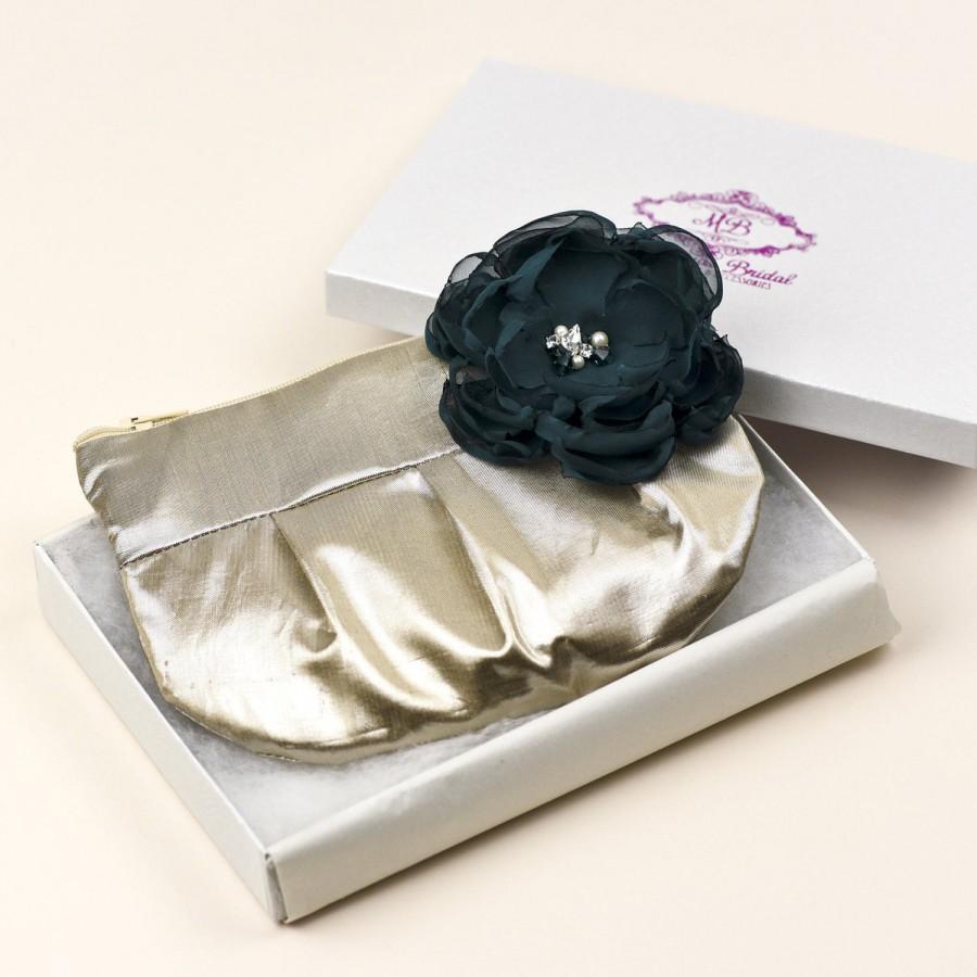 Hochzeit - Bridesmaid Clutch Purse - Perfect Bridesmaid Gift -  Metallic Gold Clutch with Emerald Stardust Flower Brooch -Bridesmaid Clutch Purse UK