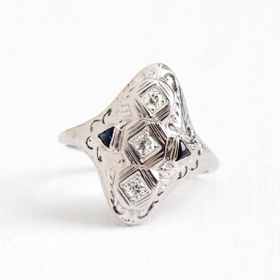 زفاف - Sale - Antique 18K White Gold Diamond & Created Blue Sapphire Filigree Dinner Ring - Size 6 3/4 Vintage Art Deco 1920s Fine Shield Jewelry