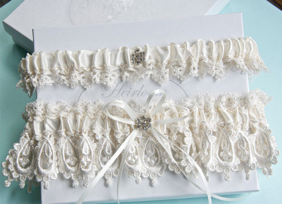 زفاف - Breathtaking ivory wedding garter set,  Wedding garter set,  Garters