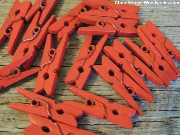 Hochzeit - Pack of 100 Mini Red Wooden Clothespins