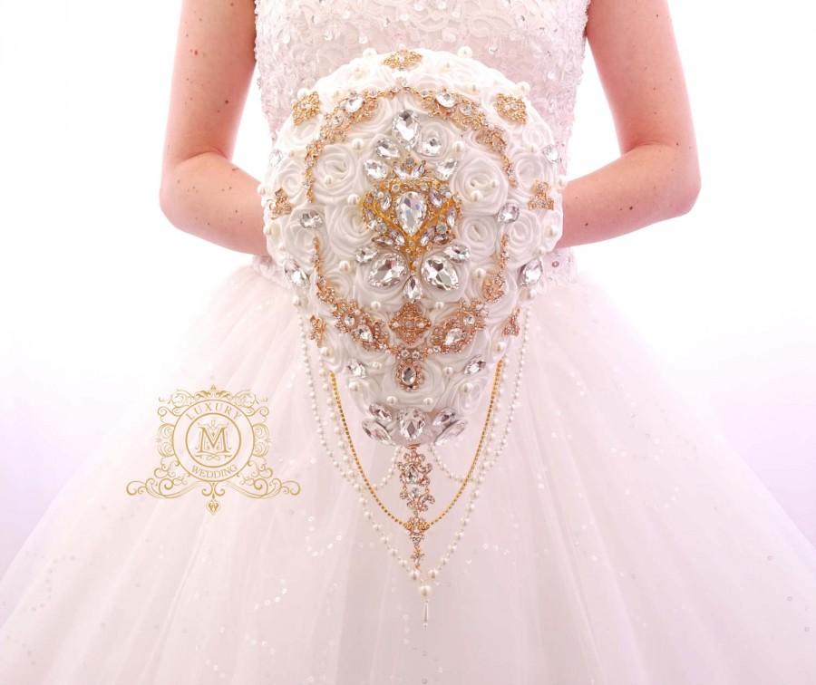 زفاف - Ivory and Gold BROOCH BOUQUET Great Gatsby wedding style. Bling crystal unique teardrop cascading broach boquet, gold jeweled