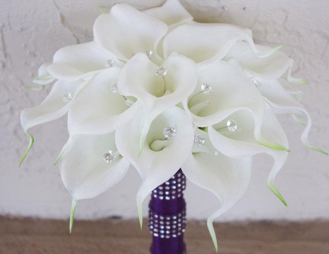 زفاف - Silk Flower Wedding Bouquet - Calla Lilies Off White Natural Touch with Crystals Purple Accent Silk Bridal Bouquet