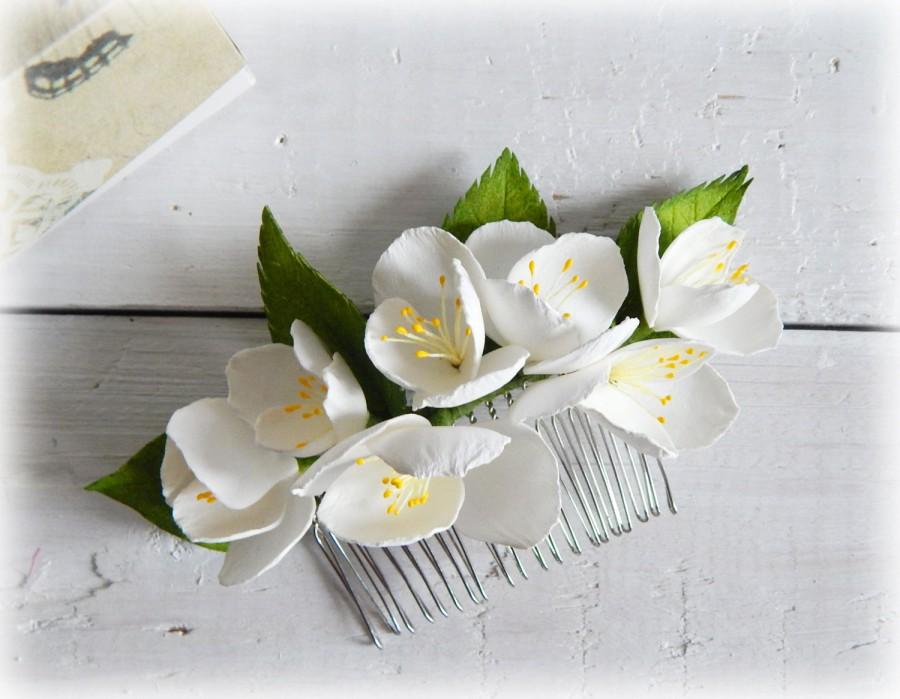 زفاف - Bridal hair comb, Floral headpiece, Wedding hair combs, White haircomb, Apple blossom comb, Spring wedding, White flowers, Jasmine in hair - $20.00 USD