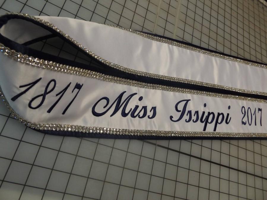 Mariage - Pageant sashes / heavyweight White satin / Navy satin Trim / Crystal Rhinestones Front and Back  / Design your Pageant sash
