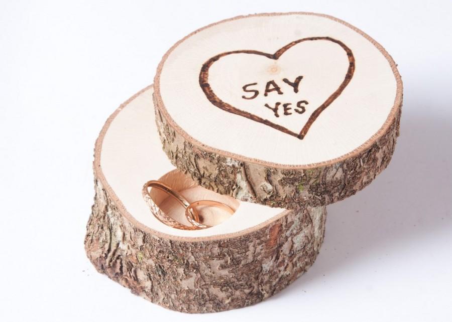 زفاف - SALE! Personalized wooden ring box,  jewelry box, rustic wedding ring holder, rustic wedding decor, engagement ring box, ring pillow