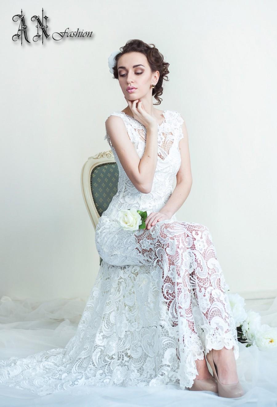 Свадьба - A-Line Wedding Dress With a Small Train. Guipure Lace Dress. Lace Wedding Dress. Wedding Long Fitted Dress. Free shipping