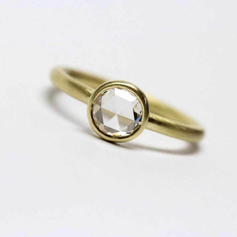Wedding - Clear White Rose-Cut Diamond Engagement Ring 18k Yellow Gold Round High Quality Glitter Moon Minimalistic Modern Low Profile - Glitzermond