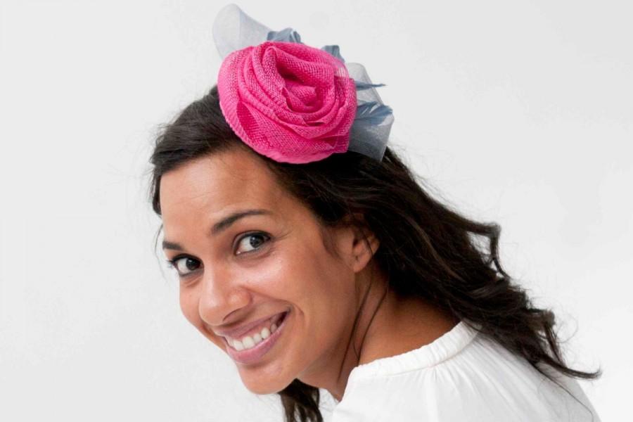Mariage - Ness - Pink Round Fascinator made with piqué Fabric, Feathers and Crin