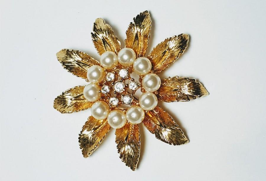 Wedding - Vintage Gold Color Metal Pearl and Clear Rhinestones Brooch/Costume Jewelry/Flower Design Brooch/Vintage Cluster Faux Pearl Round Brooch/60s