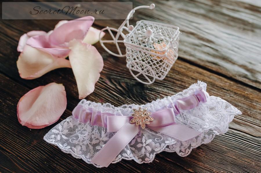 Mariage - Wedding garter Lilac bridal Garter Satin Ribbons White Garter Rhinestone Bridal Garter Bow Brooch Sparkling Crystal Garter Popular Accessory
