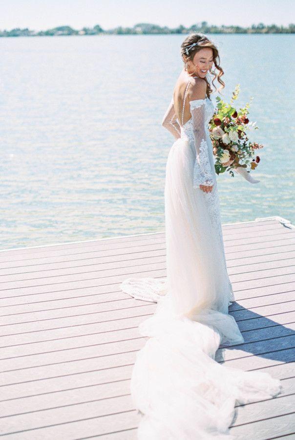Hochzeit - The Dreamiest Alfresco Wedding By The Lake