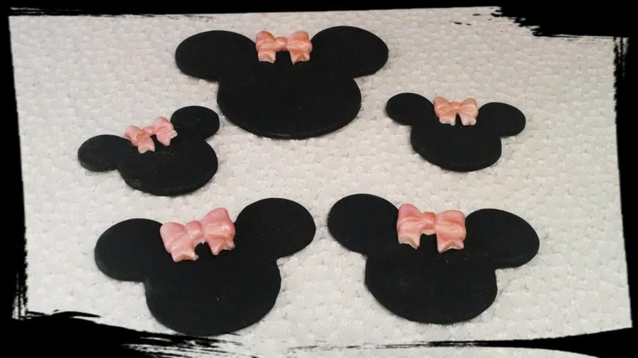 Hochzeit - 26 Edible gum paste Minnie Mouse gum paste/fondant cupcake toppers