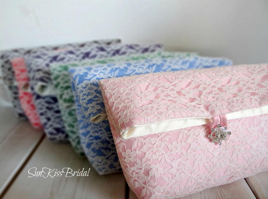 Mariage - SET OF 5 Bridesmaids Clutches,Vintage Inspired Foldover Bridal Clutch,Lace Purse,Any Color