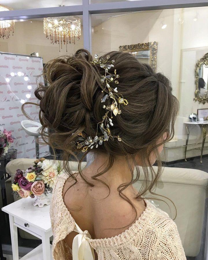 Hochzeit - Messy Bridal Hair Updo With Hair Accessories