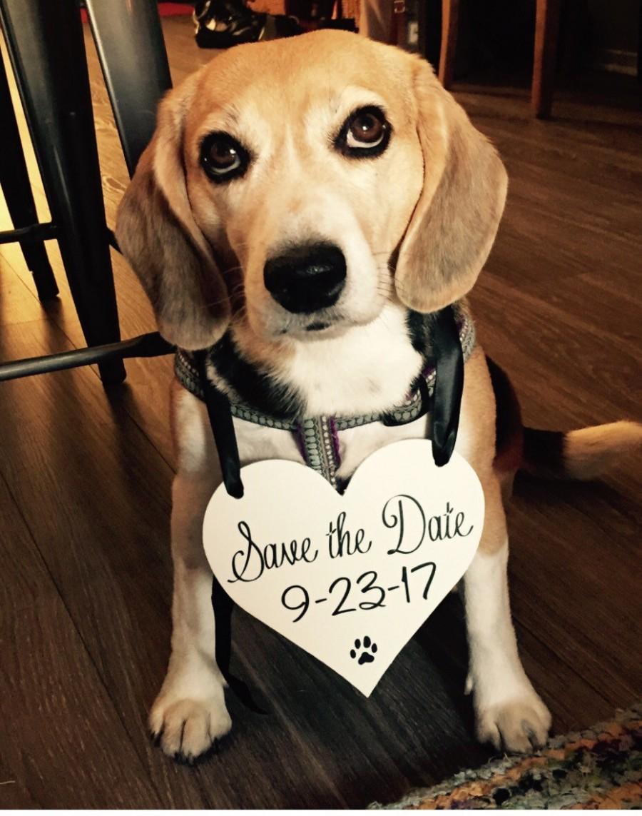 Hochzeit - Dog Save the Date sign 