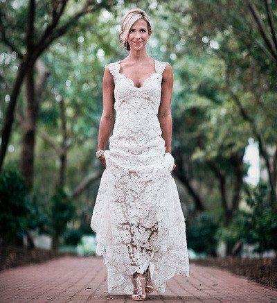 Mariage - Long Wedding Gown,Lace Backless Wedding Gowns,Vintage Bridal Dress,Romantic Wedding Dress,White Brides Dress
