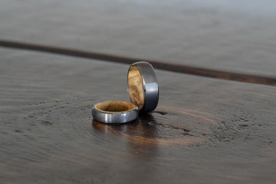 Hochzeit - Wood Ring, wooden rings, wood inlay, tungsten carbide ring, wooden ring, wedding band, Valentines ring, promise ring, mens, womens, gunmetal