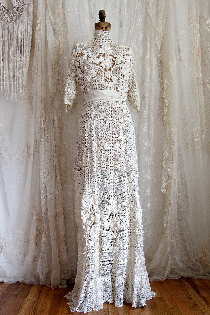 Hochzeit - Authentic Antique Wedding Gown / Titanic / Irish Crochet / Ivory / Hand Made / Bridal Gowns and Separates / Size M