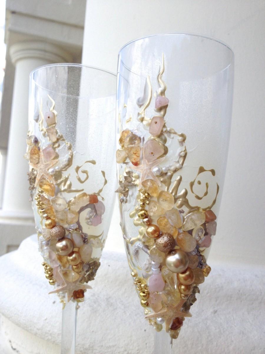 Hochzeit - Beach wedding champagne glasses, toasting flutes with real star fish and sea shells in champagne and tan colors