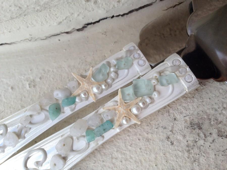 Wedding - Beach wedding cake serving set, hand decorated with star fish, wedding knife set in ivory and light mint