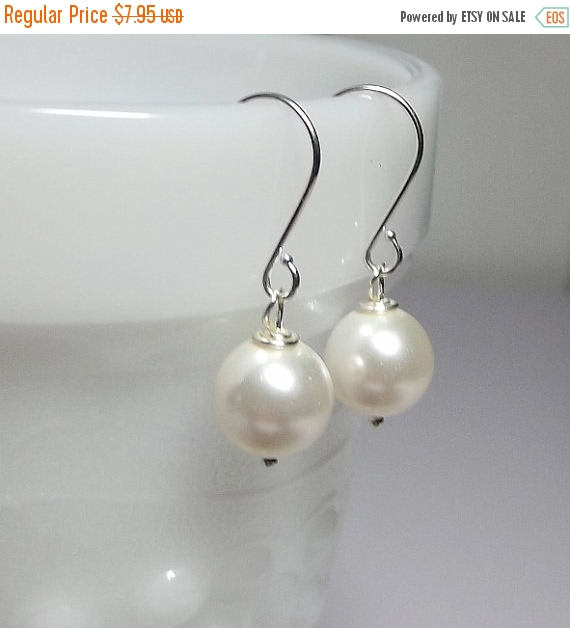 Mariage - 30% OFF SALE thru Mon White Pearl Drop Earrings, Wedding Bridesmaid Valentines Mothers Day Mom Sister Grandmother Birthday Wife Girlfriend J