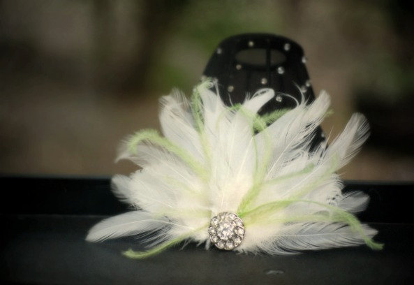 Mariage - Ivory & Lime Green Fan Fascinator Hair Comb / Clip. Classy Spring, Stylish Wedding Statement, Bridal Bride Bridesmaid Couture, Vanilla Cream