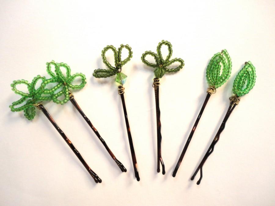 Mariage - Green Bead Flower Bobbie Pins, Green Hair Pins, Beaded Bobby Pins, Summer Wedding, Green Bobbie Pins, Bead Bobby Pins, Spring Greens
