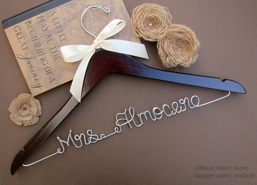 زفاف - SALE Personalized Bridal Hanger / Wedding Hanger / Custom Hanger / Bridesmaid Gift / Bridal Shower Gift / just because gift