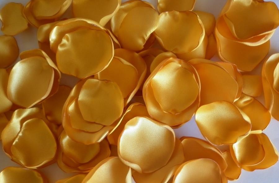 Mariage - Set of 100 yellow gold satin rose petals, wedding decoration, party decoration, table decoration, fabric flowers, diy supplies