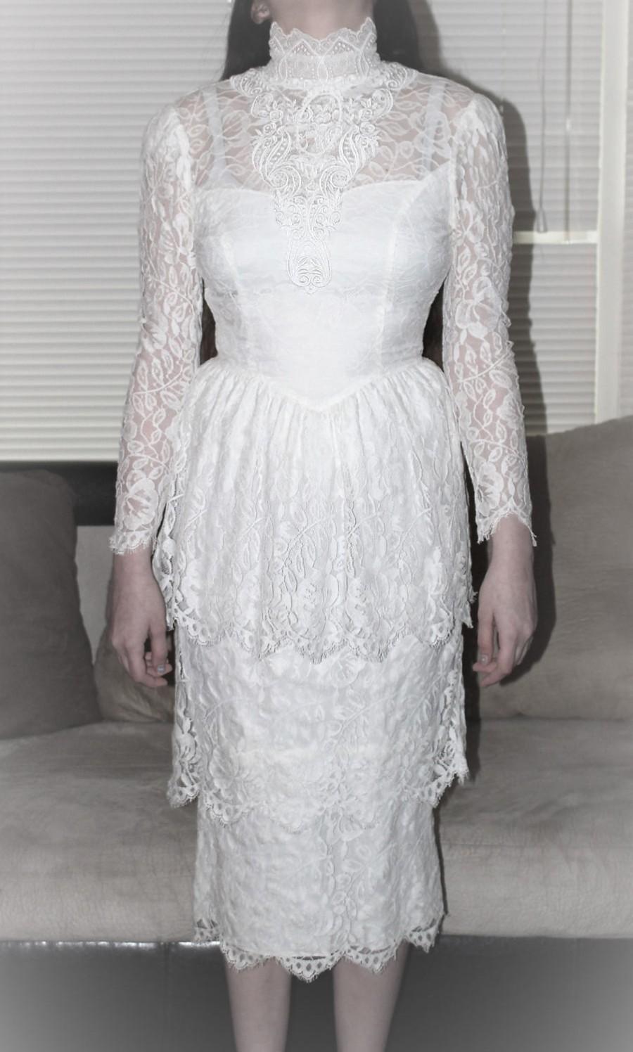 Hochzeit - Vintage JESSICA MCLINTOCK Bridal Lace Wedding Dress -Victorian Lace Knee Length Wedding Gown Dripping with White Lace-Simply Stunning 2/4 S